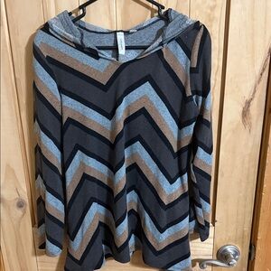 Tacera Chevron Hoodie - Black, Gray, and Brown